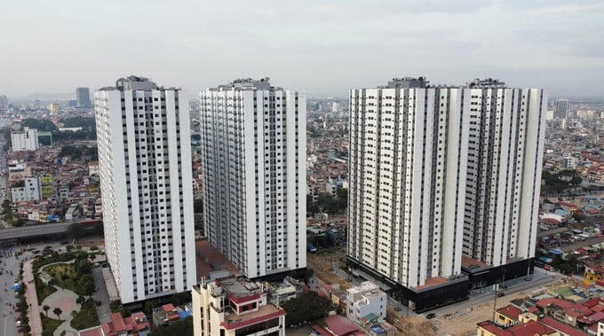 Trong 10 tháng đầu năm, có bao nhiêu dự án nhà ở xã hội được khởi công?