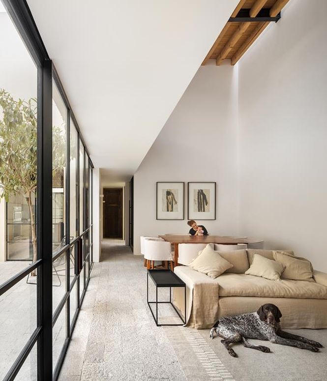 Ngôi nhà 'tạm biệt hàng xóm, mình ta một cõi' đẹp tựa trong tranh - ảnh 3