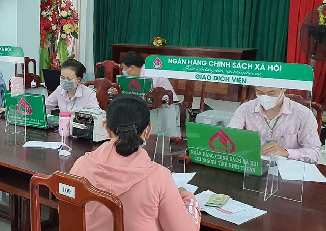 Tin ngân hàng nổi bật trong tuần: Agribank ‘sale’ mạnh khoản nợ xấu, lãnh đạo VIB mua 864.000 cổ phiếu thưởng ESOP