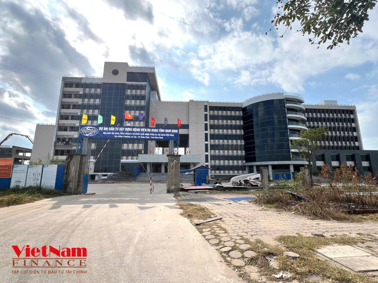 Nam Định: Bệnh viện 1.700 tỷ suốt 18 ‘đắp chiếu’ sắp đưa vào sử dụng