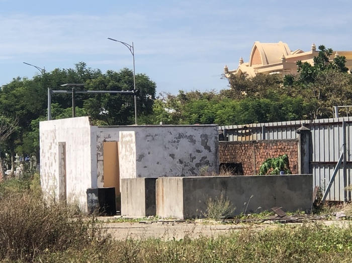 Tại dự án khu du lịch ven biển Hòn Ngọc Á Châu, thành phố đã thống nhất với chủ đầu tư thu hồi 2,45ha phía nam dự án làm công viên công cộng, dự kiến khởi công trong quý III và IV năm 2021. &nbsp;