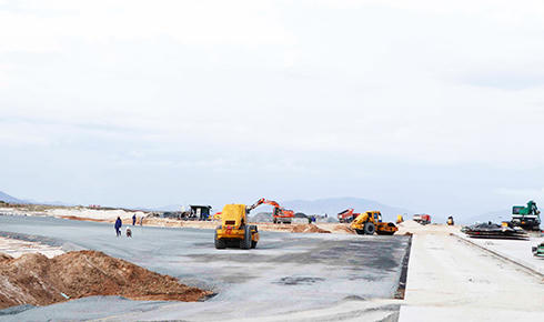 Vì sao tổng mức đầu tư dự án Đường cất hạ cánh số 2 sân bay Cam Ranh giảm gần 300 tỷ đồng?