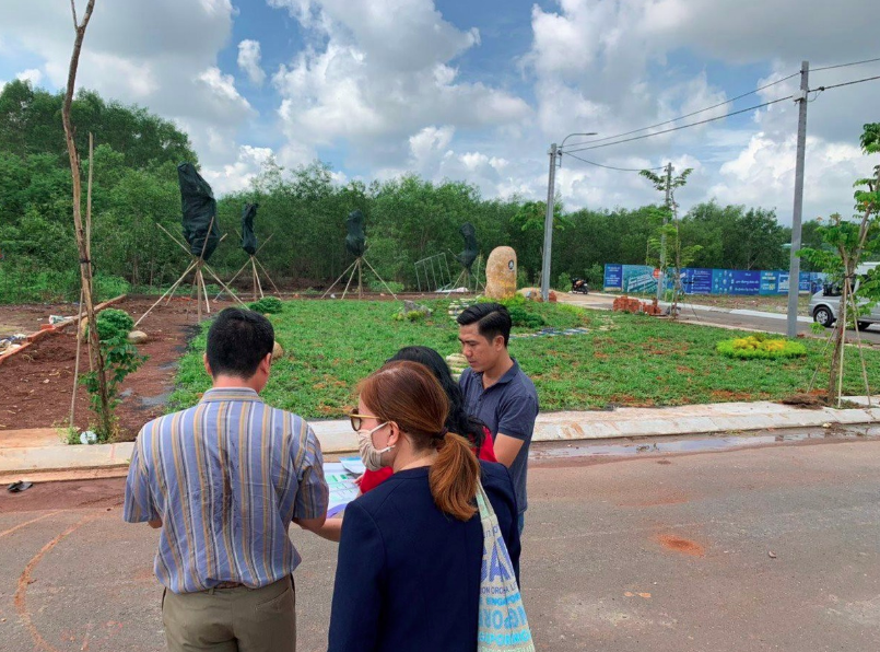 Nhiều người mua trong tâm lý chờ bắt đáy