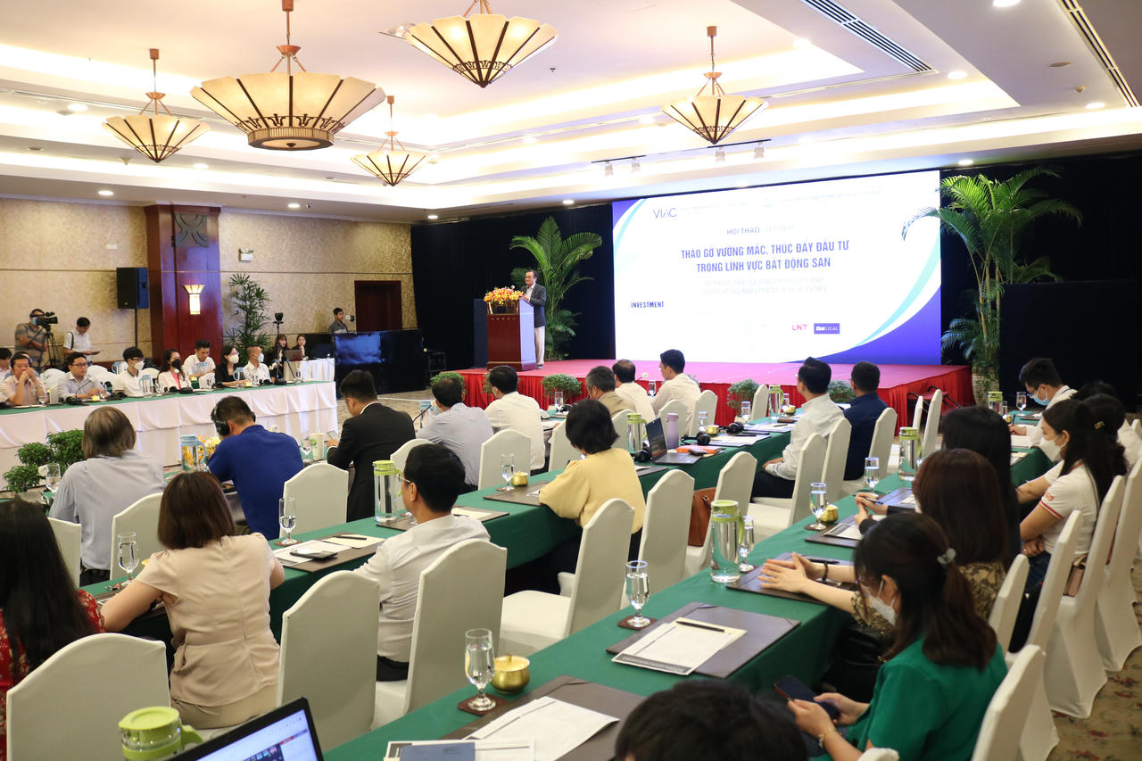 Hội thảo "Tháo gỡ vướng mắc, thúc đẩy đầu tư trong lĩnh vực bất động sản"