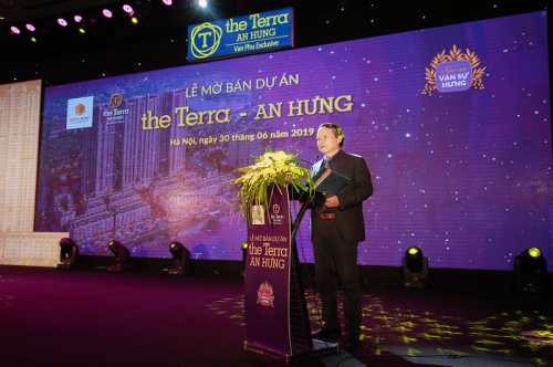 Văn Phú Invest ra mắt dự án có cầu kính trên tầng 33