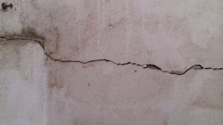 Đình chỉ thi công dự án Imperia Sky Garden làm nứt nhà dân