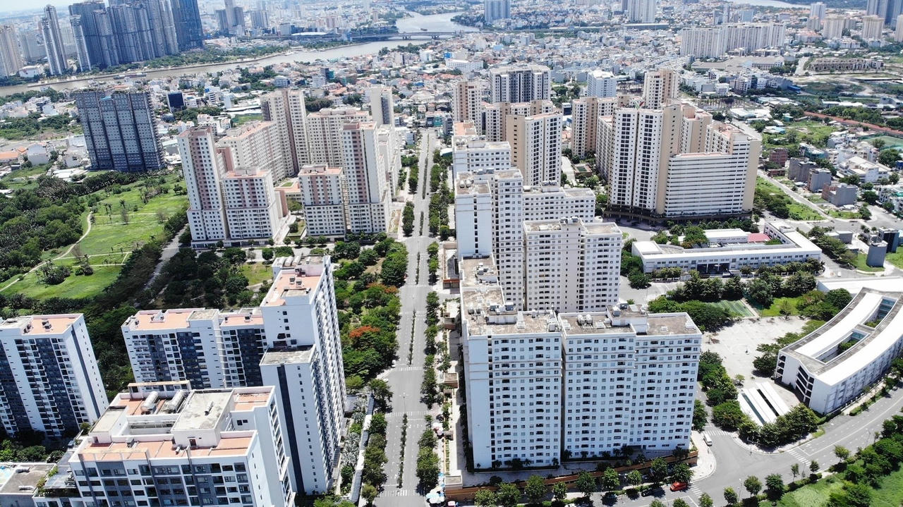 Cân nhắc đánh thuế bất động sản thứ hai và đồng bộ về chính sách.