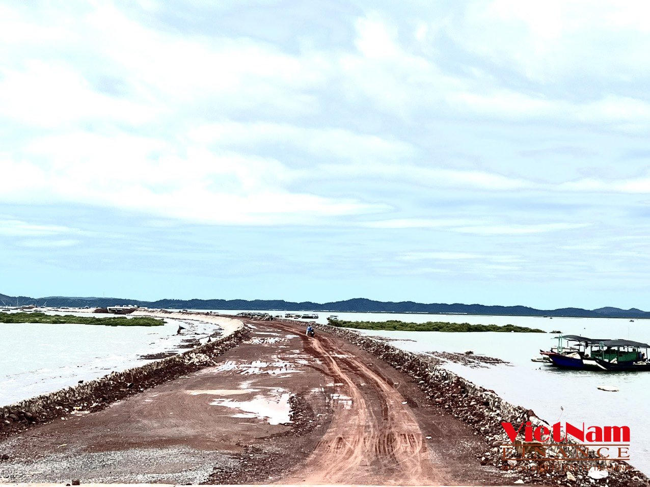 Dính nhiều vi phạm tại dự án đường vượt biển 520 tỷ, Chủ tịch TP.Móng Cái bị kỷ luật