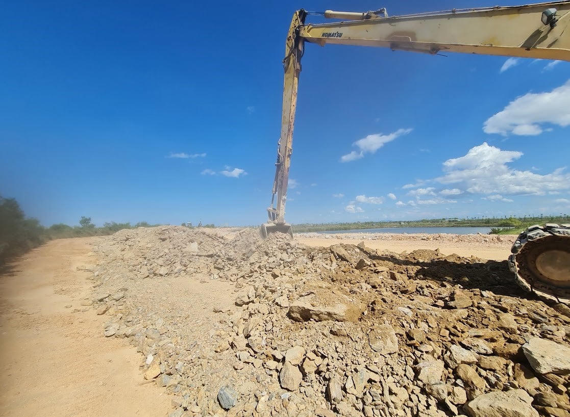 Trong số các gói thầu do UBND thị xã Hồng Lĩnh làm chủ đầu tư, vừa qua một số gói thầu quy mô lớn cũng có tính cạnh tranh thấp...