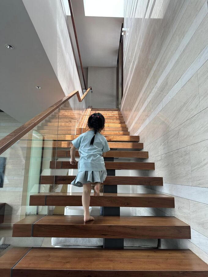 Cận cảnh biệt thự mới view "đắt hơn vàng' của vợ chồng Cường Đô La