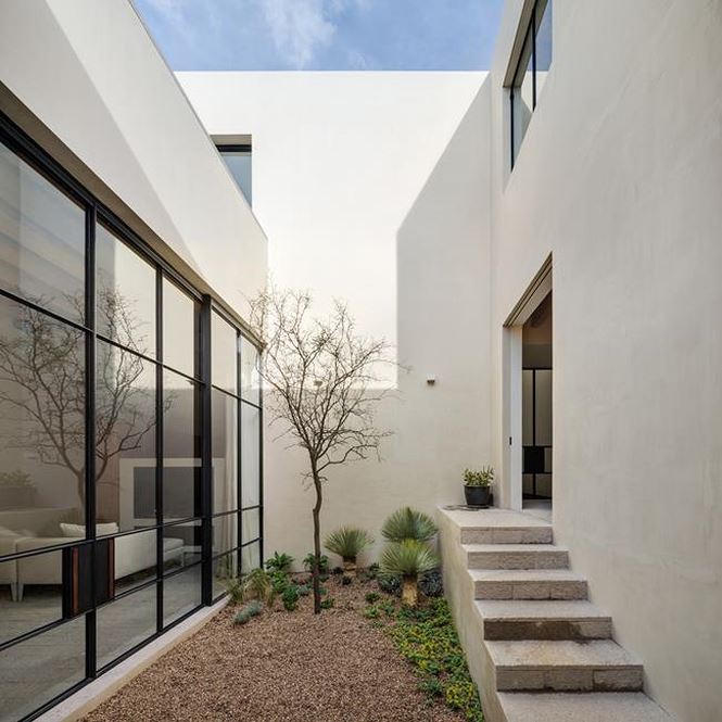 Ngôi nhà 'tạm biệt hàng xóm, mình ta một cõi' đẹp tựa trong tranh - ảnh 7