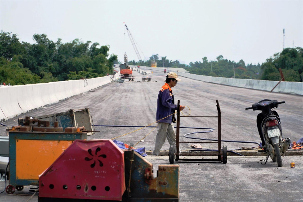Hình ảnh 19km cao tốc Bắc - Nam vượt sông Lam về Hà Tĩnh