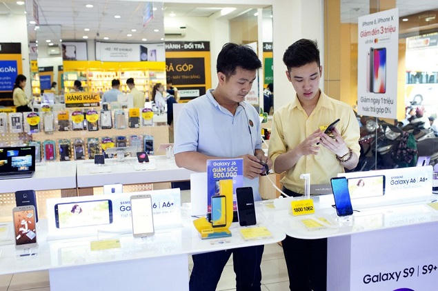 Ông chủ Thế giới Di động: Từ con trai một người bán rong đến triệu phú USD