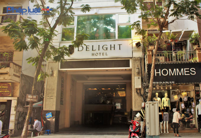 Khách sạn Delight, số 93A Đội Cấn, Ba Đình không trang bị hệ thống cấp nước chữa cháy ngoài nhà, báo cháy tự động, hút khói hành lang, tăng áp, không đủ số lượng lối thoát nạn.