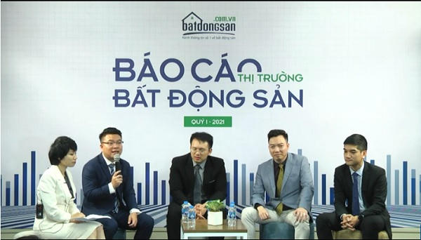 Ông Vũ Đức Ngọc, Giám đốc Kinh doanh Tập đoàn Kosy chia sẻ tại tọa đàm. &nbsp;