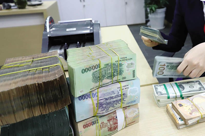 Tín dụng bất ngờ tăng đột biến, chủ yếu từ cho vay để rót vào bất động sản?