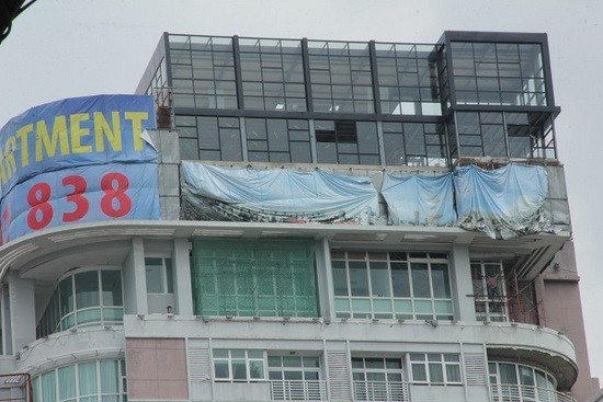 Dân chơi Sài Gòn đốt tiền, ùn ùn kéo nhau lên nóc nhà