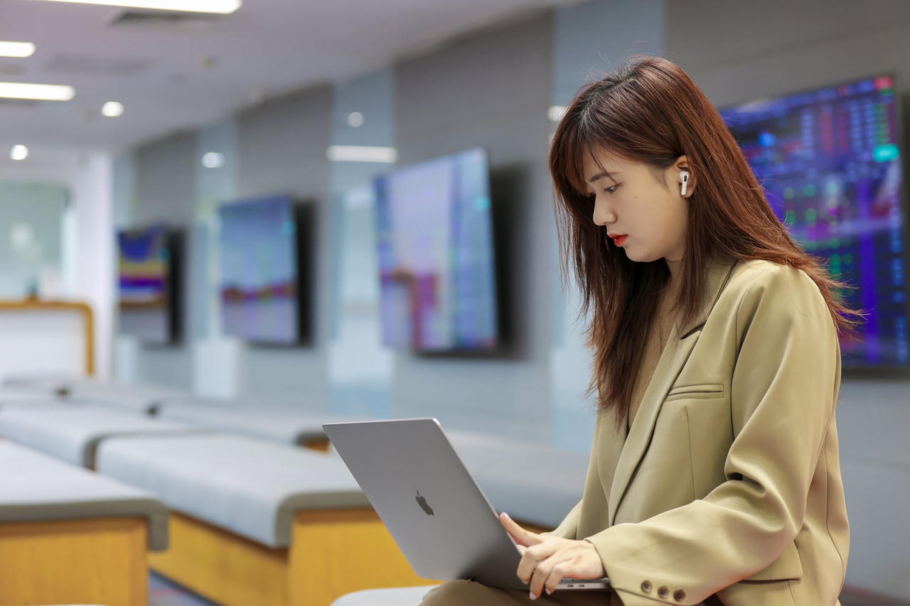 'Khối ngoại bán ròng mạnh chủ yếu do yếu tố bên ngoài'