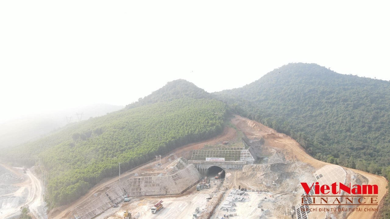 Tập đoàn Sơn Hải là doanh nghiệp đang triển khai thi công dự án đường Cao tốc Bắc Nam đi qua địa bàn Hà Tĩnh...