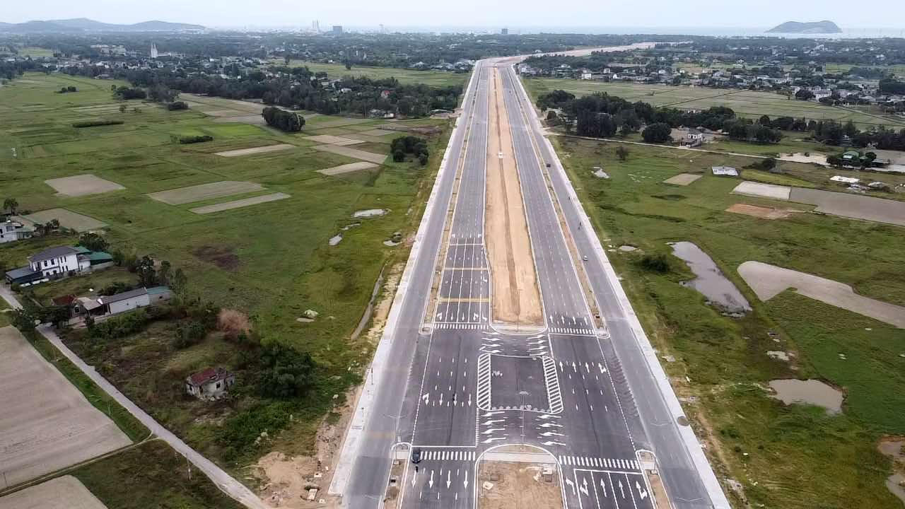 Toàn cảnh Đại lộ Vinh - Cửa Lò dài 11km, đầu tư 4.000 tỷ làm 13 năm mới xong