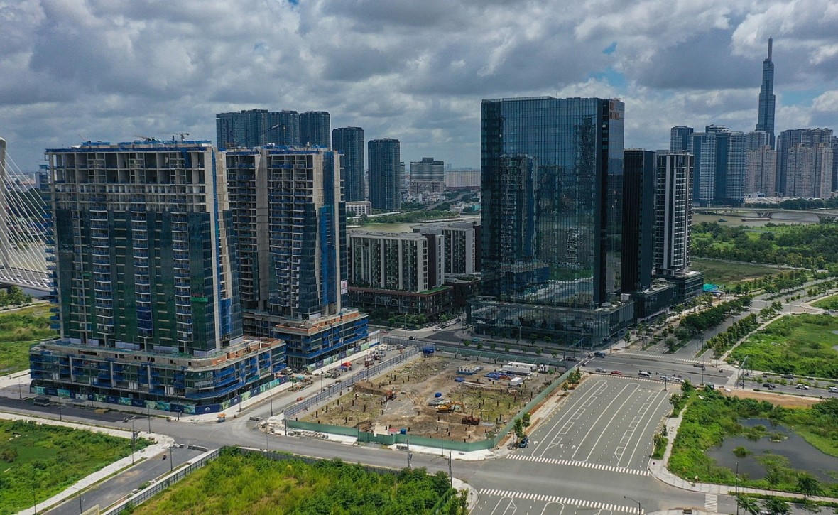 Thị trường bất động sản sẽ phục hồi mạnh mẽ hơn từ sau quý II/2024. &nbsp;