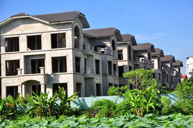 Cận cảnh 44 biệt thự triệu USD bỏ hoang nhiều năm cạnh Hồ Tây