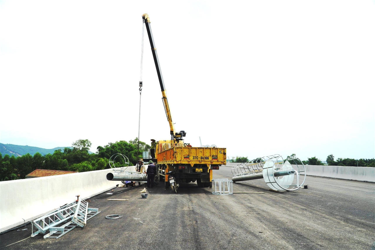 Hình ảnh 19km cao tốc Bắc - Nam vượt sông Lam về Hà Tĩnh