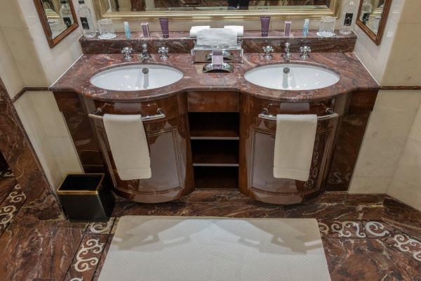 Vung 400 triệu ở phòng tổng thống thử cảm giác ‘sướng như tiên’