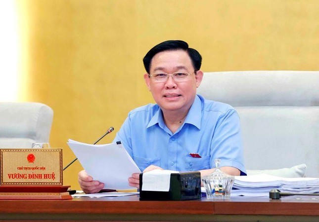 Chủ tịch Quốc hội Vương Đình Huệ phát biểu tại phiên họp. Ảnh: VPQH &nbsp;