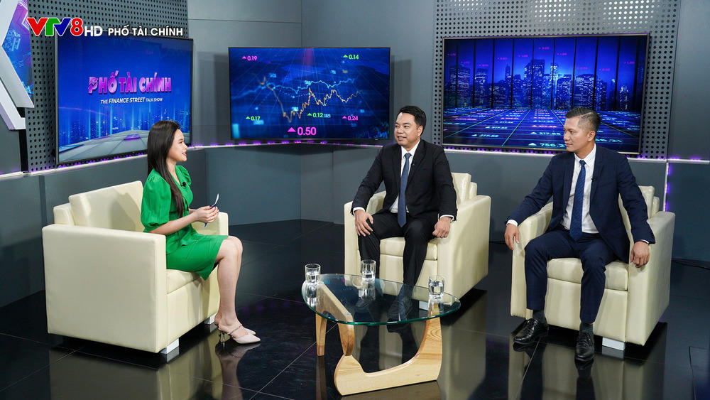 Các chuyên gia trao đổi trong Talk Show Phố tài chính tối 5/9.