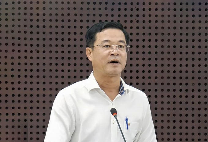 Ông Võ Nguyên Chương - Phó Giám đốc Sở TN&MT, thông tin những vấn đề liên quan đến sân vận động Chi Lăng (Ảnh: Thế Sơn)