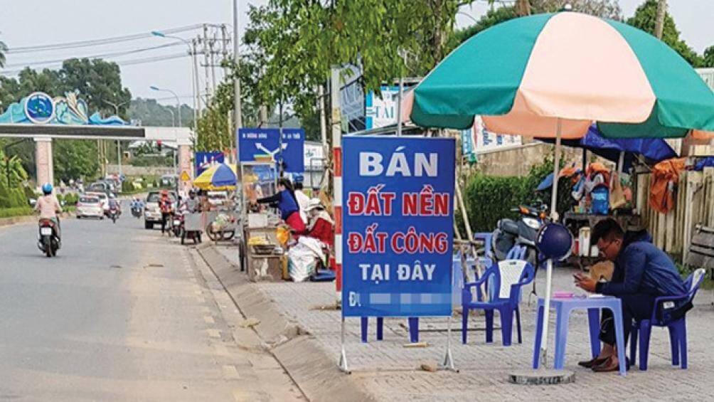 Môi giới bất động sản không chứng chỉ hành nghề là mối nguy của thị trường.