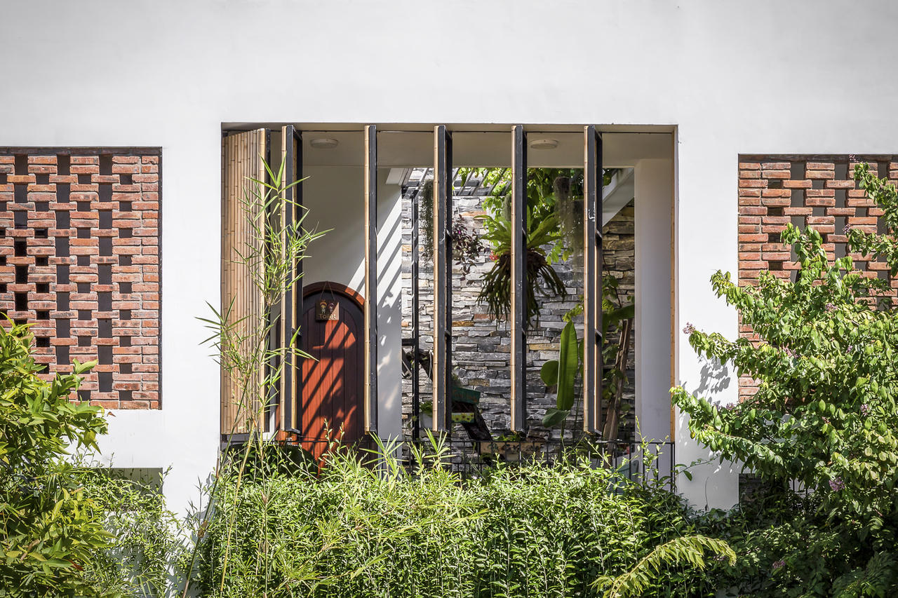 Gửi tình yêu vào gió suốt 10 năm xa cách, cặp đôi dựng ngôi nhà mang cảm hứng 'Nhà của gió'