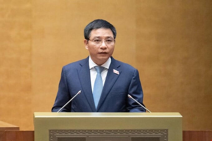 Bộ trưởng Bộ Tài chính Nguyễn Văn Thắng trình Báo cá&nbsp; Dự án Nghị quyết của Quốc hội về miễn thuế sử dụng đất nông nghiệp.