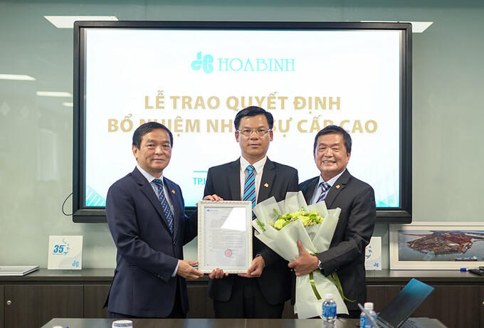 Ông Lê Văn Nam (giữa) giữ chức Tổng Giám đốc Hòa Bình từ ngày 1/6/2023.