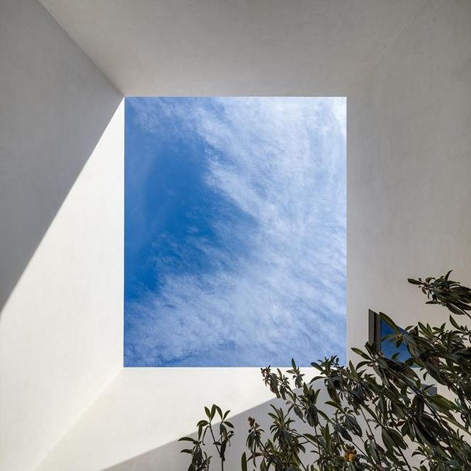 Ngôi nhà 'tạm biệt hàng xóm, mình ta một cõi' đẹp tựa trong tranh - ảnh 13