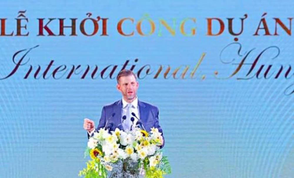 Con trai Tổng thống Mỹ - Eric Trump, Phó chủ tịch điều hành The Trump Organization - phát biểu tại lễ khởi công dự án tỷ USD ở Hưng Yên. Ảnh: KBC &nbsp;