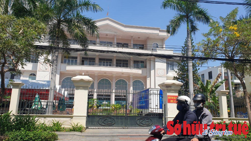 &nbsp;Cơ sở nhà, đất số 26 đường Hoàng Hoa Thám được tạm giao cho CDC Khánh Hòa sử dụng làm nơi tiêm phòng vắc xin Covid-19. &nbsp;