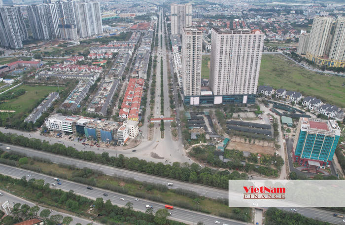 Trong khi đó, đoạn đường từ trục phía nam đến đại Lộ Thăng Long (hay được biết đến là đường Lê Trọng Tấn, Hà Đông) đã hoàn thành 80% và đang tiếp tục gấp rút hoàn thiện các công đoạn cuối cùng. &nbsp;