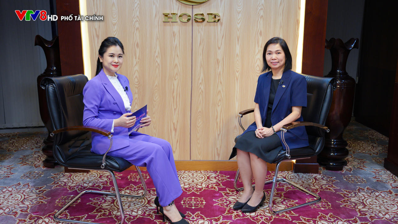 Bà Trần Anh Đào, Phó tổng giám đốc Phụ trách Ban điều hành HoSE &nbsp;