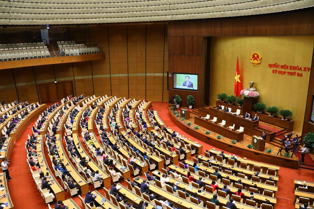 (Nghị quyết Kỳ họp thứ 3, Quốc hội XV, Quốc hội thống nhất kéo dài thời hạn áp dụng toàn bộ quy định của Nghị quyết số 42 về xử lý nợ xấu từ ngày 15/8/2022 đến hết ngày 31/12/2023) &nbsp;