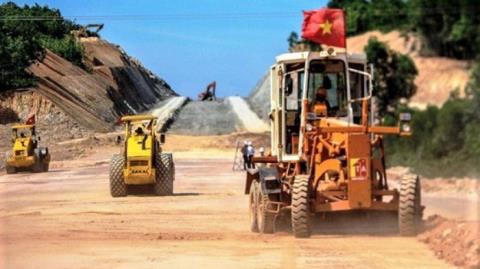 Gỡ khó nguồn vật liệu cho cao tốc Bắc-Nam: Có bảo kê?