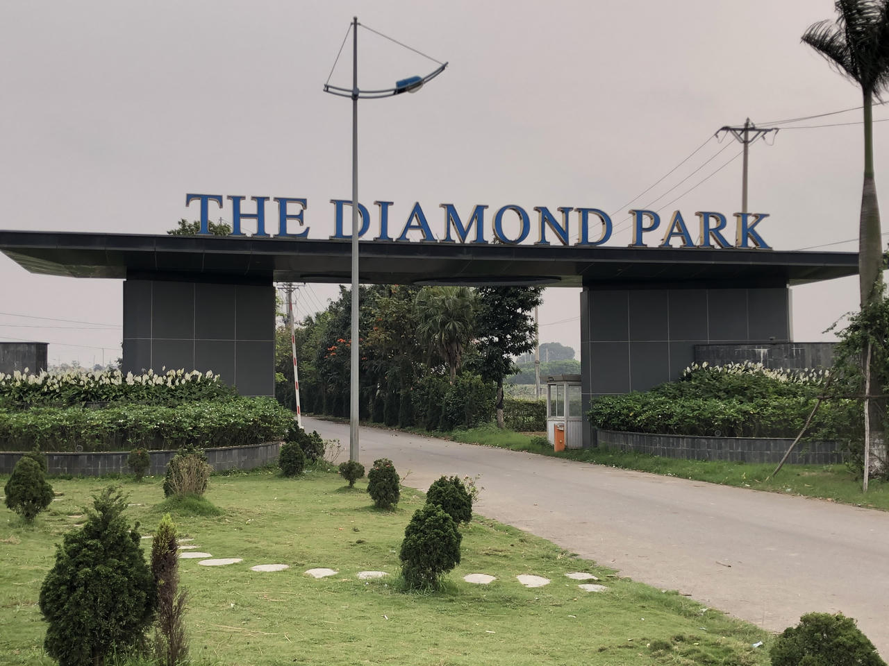Sốt đất và bài học cay đắng từ 'vườn rau bất đắc dĩ' The Diamond Park của Videc ở Mê Linh