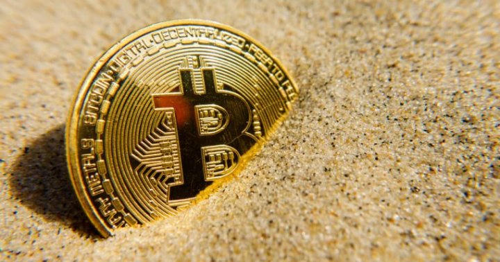 Giá Bitcoin ngày 27/12: Leo thang, tăng trên 16.000 USD