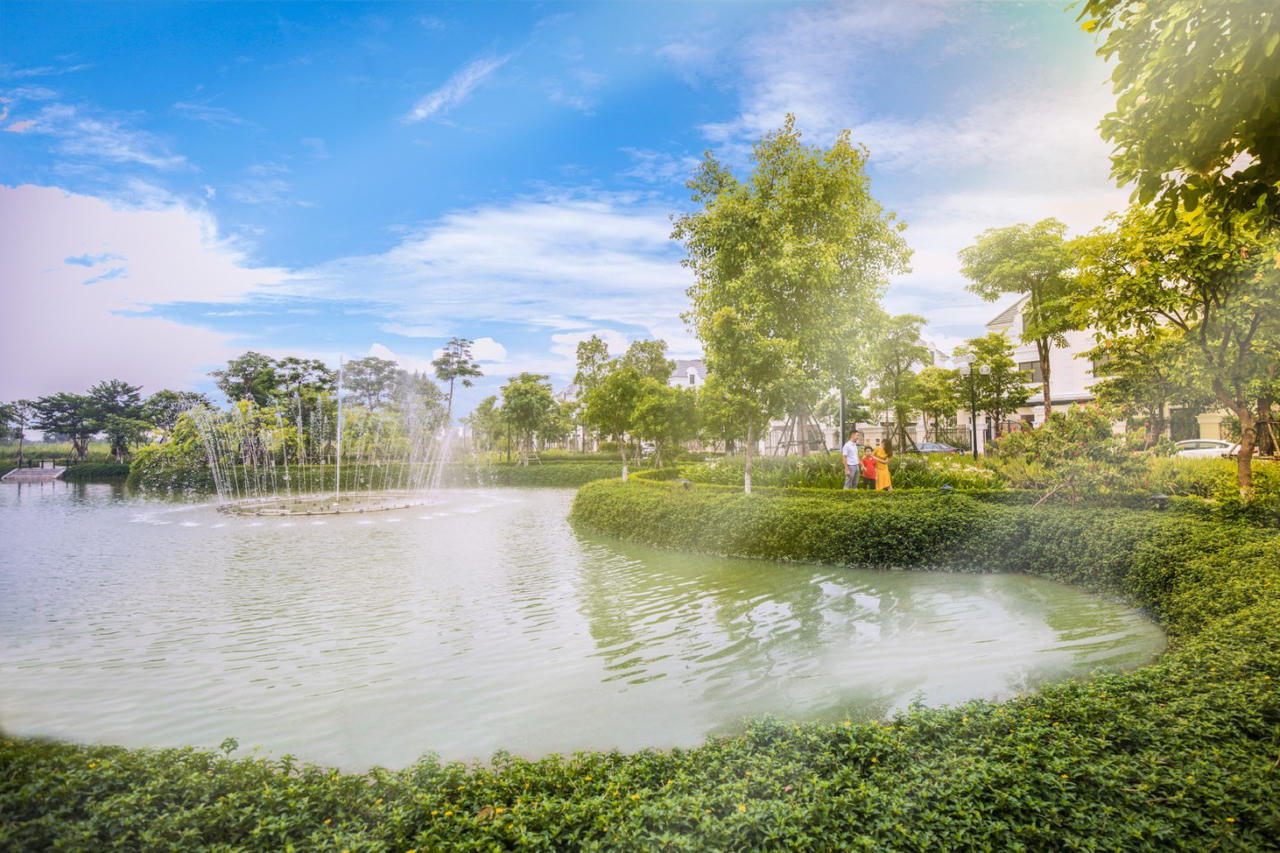 Tòa căn hộ Moonlight 1 được bao bọc trong hệ thống 3 công viên, 2 hồ, 1 kênh &nbsp;