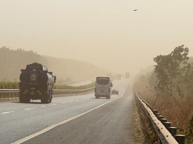 Tuyến đường cao tốc gần dự án bụi mù mịt