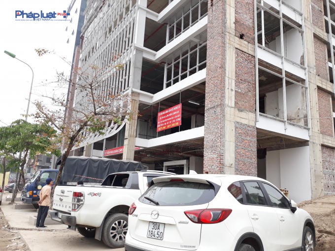 Hiện tại, 6 tầng phía dưới vẫn đang tiếp tục được hoàn thiện.