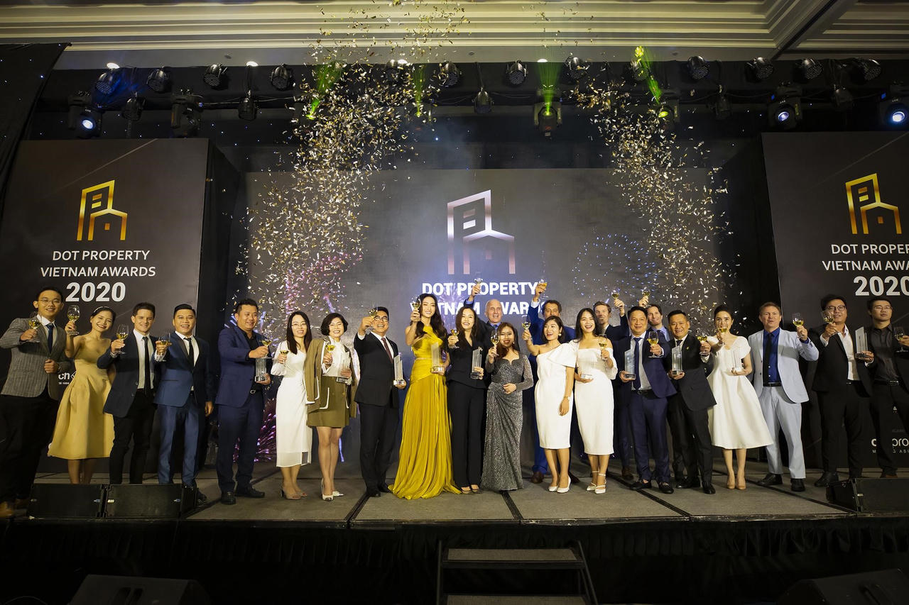 Giải thưởng Dot Property Vietnam Awards 2020 vinh danh những đơn vị doanh nghiệp, tập đoàn có những đóng góp to lớn trong lĩnh vực BĐS năm 2020. &nbsp;