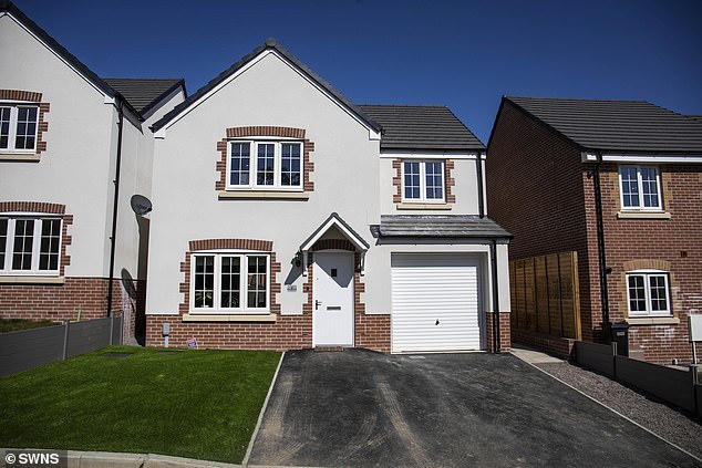 Chi hơn 10 tỷ mua nhà, khách hàng chết lặng&nbsp;với những lỗi không tưởng