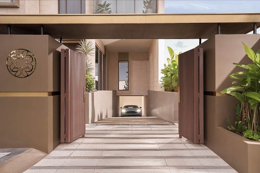 Dinh thự hàng hiệu với logo “Elie Saab” bảo chứng ngay từ cổng vào. &nbsp;